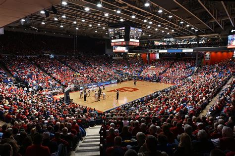 Ud dayton basketball - The 2019–20 Dayton Flyers men's basketball team represented the University of Dayton during the 2019–20 NCAA Division I men's basketball season. The Flyers were led by third-year head coach Anthony Grant and played their home games at the University of Dayton Arena as members of the Atlantic 10 Conference . The Flyers finished the season ... 